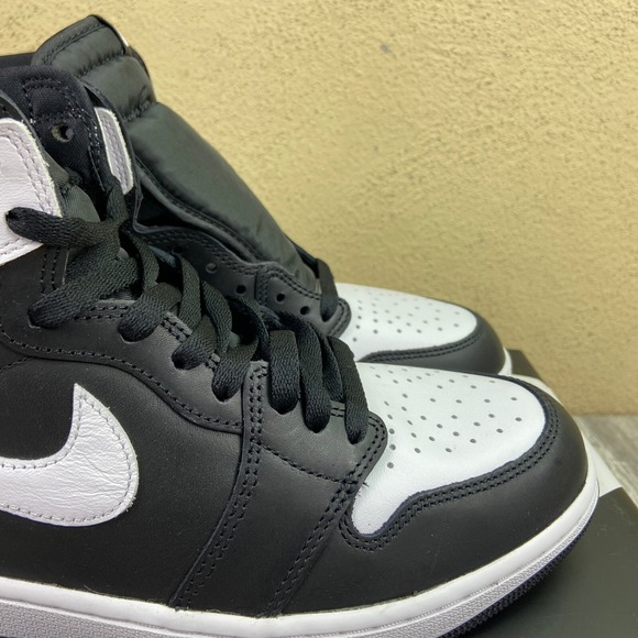 Nike Air Jordan 1 Retro High OG Shoes Mens 10.5 Black White Men DZ5485-010 NEW - Picture 3 of 15